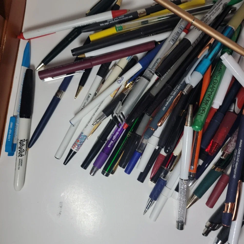 Lot Pens Some  Advertising Some Not Untested Vintage Hotel